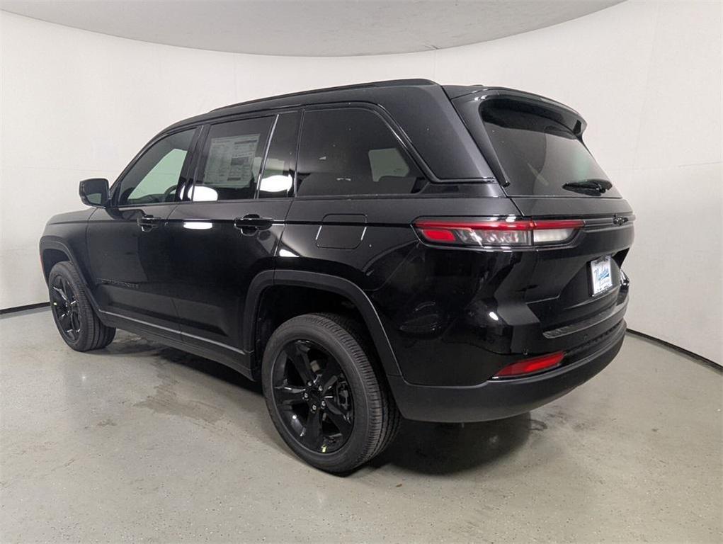 new 2025 Jeep Grand Cherokee car, priced at $34,560