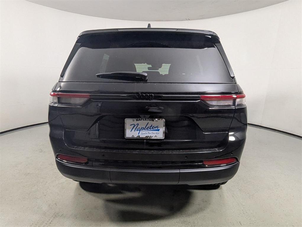 new 2025 Jeep Grand Cherokee car, priced at $34,560