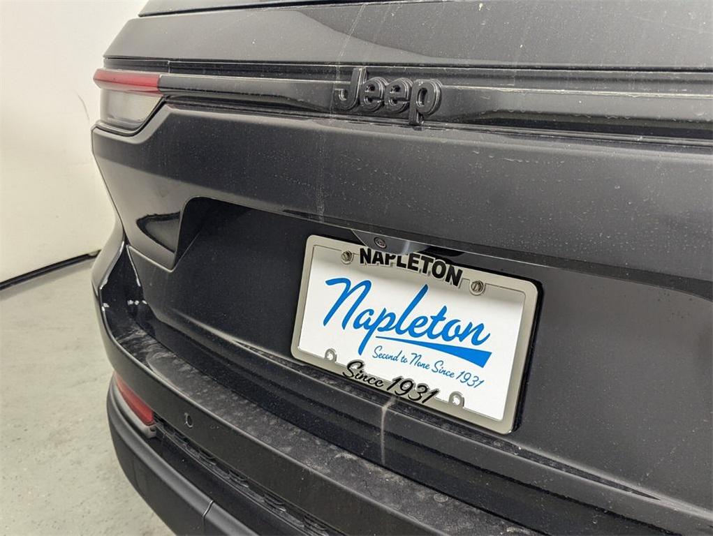 new 2025 Jeep Grand Cherokee car, priced at $34,560