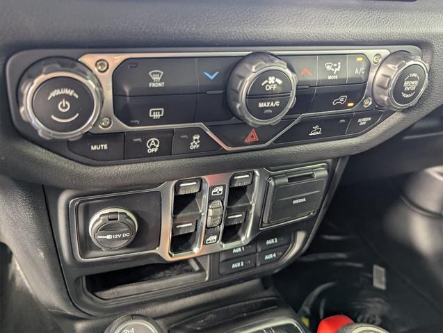 new 2025 Jeep Gladiator car, priced at $42,044