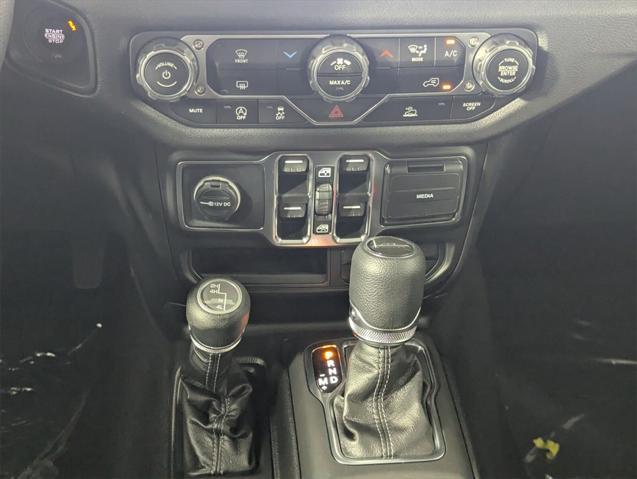 new 2025 Jeep Gladiator car, priced at $42,044