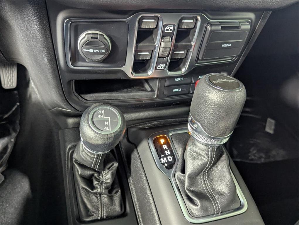 new 2025 Jeep Gladiator car, priced at $42,767