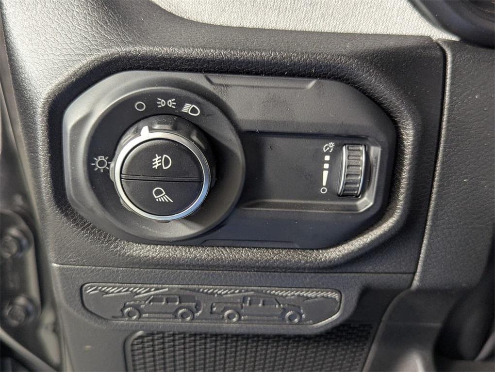 new 2025 Jeep Gladiator car, priced at $42,767