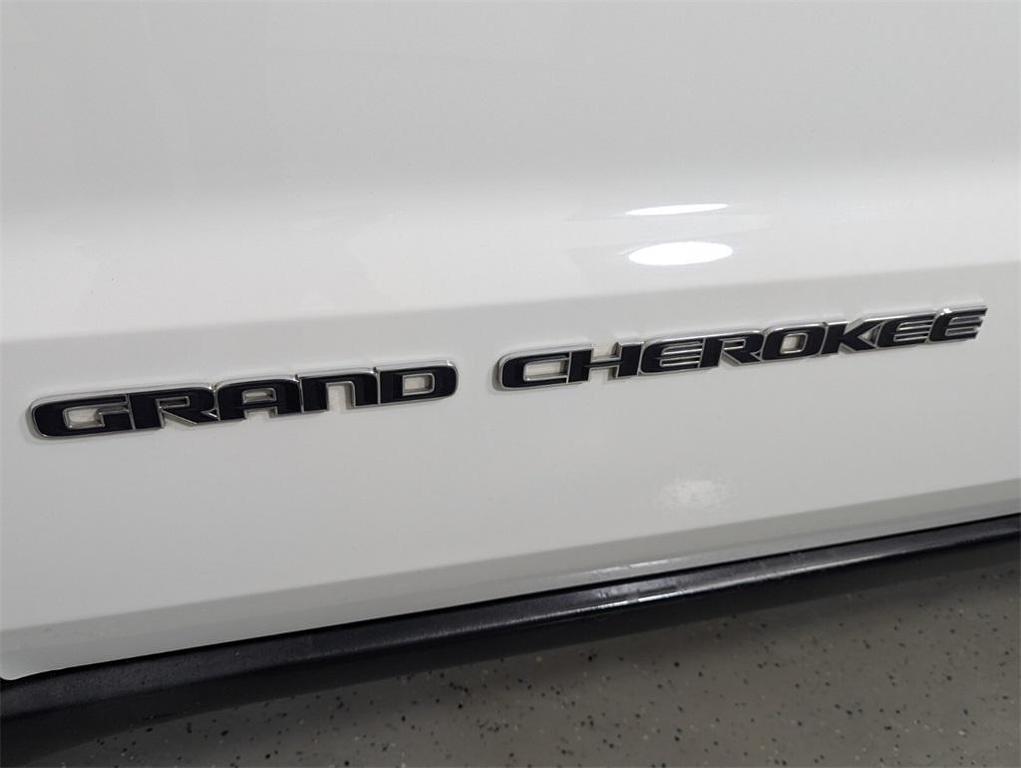 used 2017 Jeep Grand Cherokee car, priced at $14,988