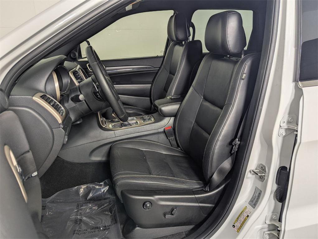 used 2017 Jeep Grand Cherokee car, priced at $14,988