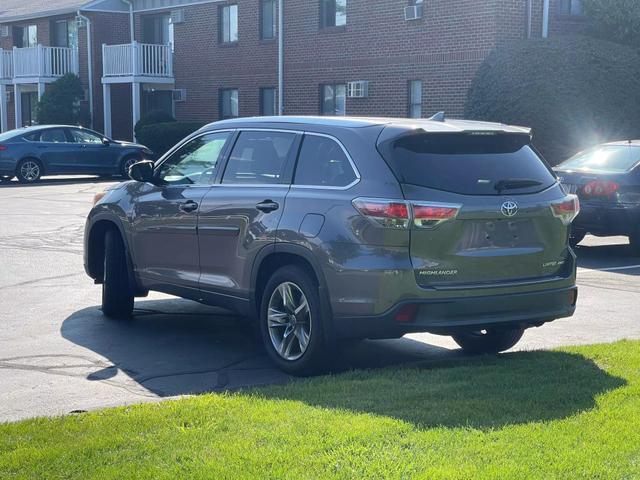 used 2014 Toyota Highlander car, priced at $15,731