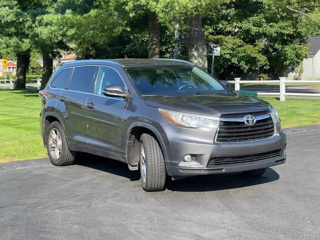 used 2014 Toyota Highlander car, priced at $15,731