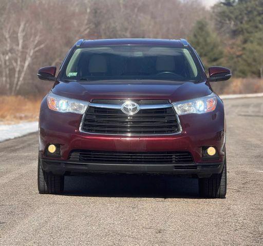 used 2014 Toyota Highlander car, priced at $14,595