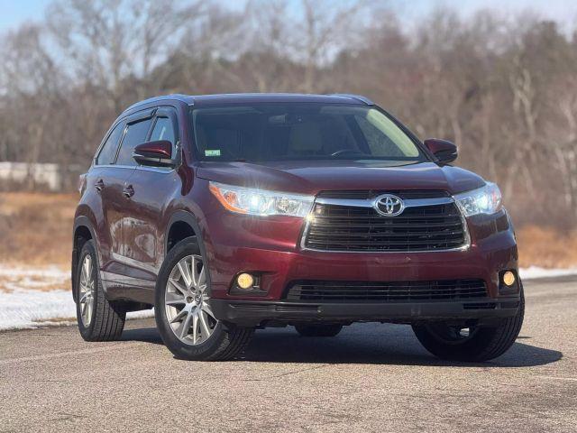 used 2014 Toyota Highlander car, priced at $14,595