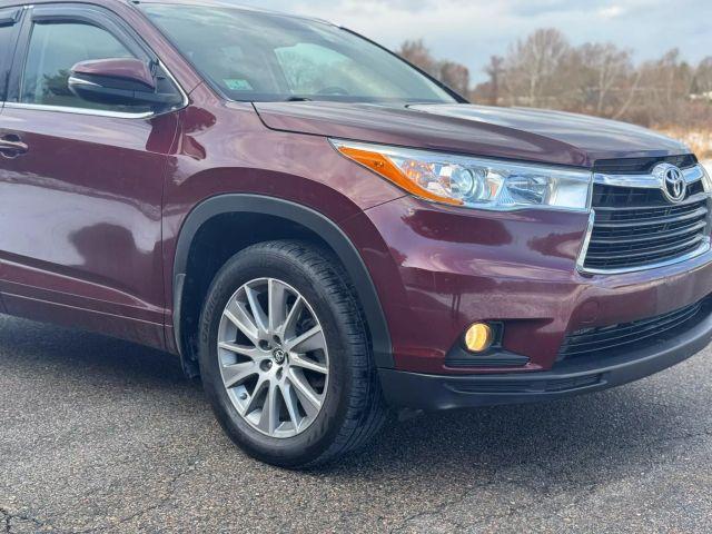 used 2014 Toyota Highlander car, priced at $14,595