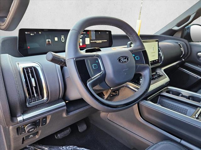 new 2025 Ford Expedition car, priced at $76,755