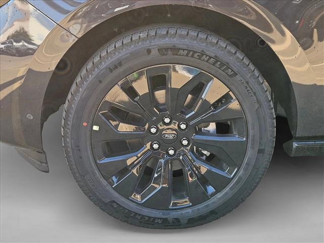 new 2025 Ford Expedition car, priced at $76,755