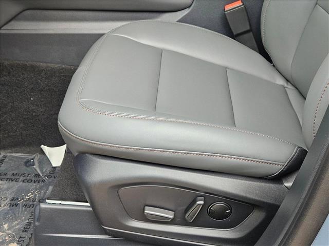 new 2025 Ford Explorer car, priced at $39,685