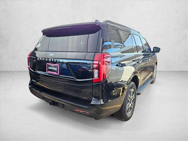 new 2025 Ford Expedition car, priced at $65,345