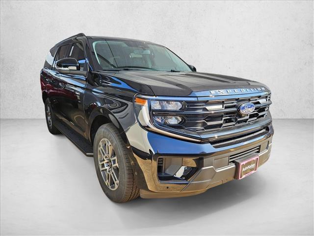 new 2025 Ford Expedition car, priced at $65,345