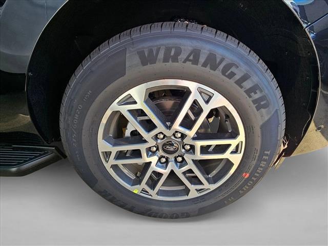 new 2025 Ford Expedition car, priced at $65,345