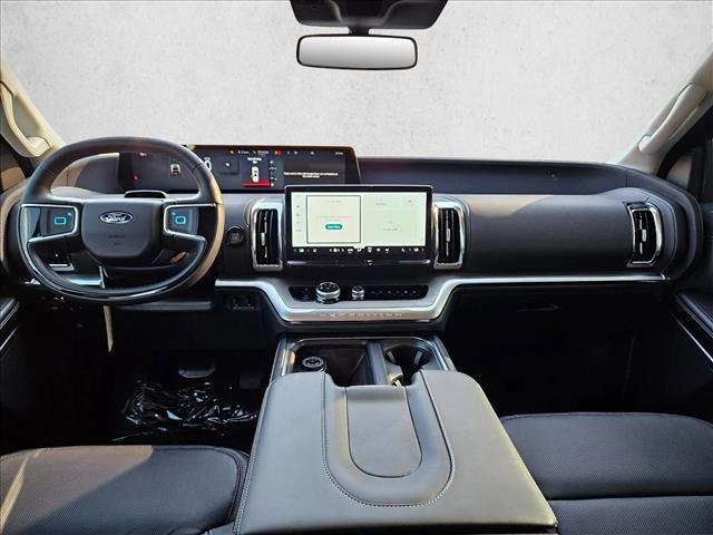 new 2025 Ford Expedition car, priced at $75,250