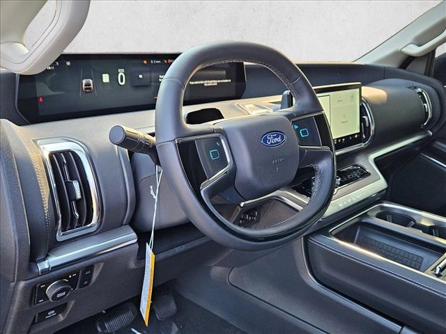 new 2025 Ford Expedition car, priced at $75,250