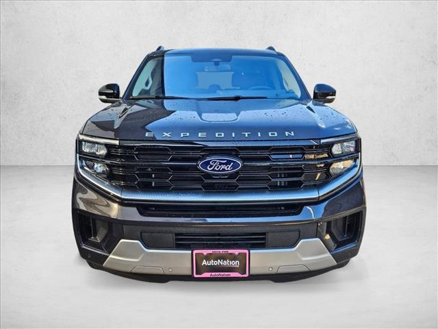 new 2025 Ford Expedition car, priced at $75,250