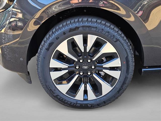 new 2025 Ford Expedition car, priced at $75,250