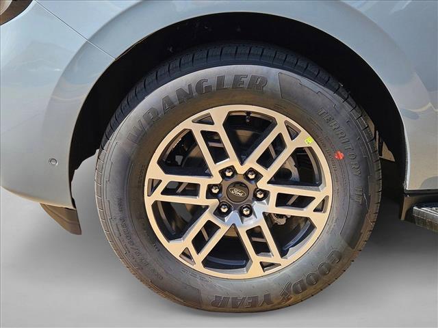 new 2025 Ford Expedition car, priced at $64,725