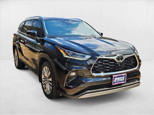 used 2021 Toyota Highlander car, priced at $40,495