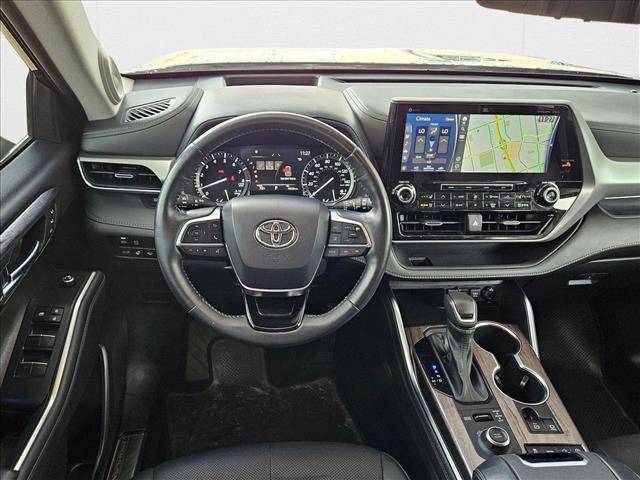 used 2021 Toyota Highlander car, priced at $40,495