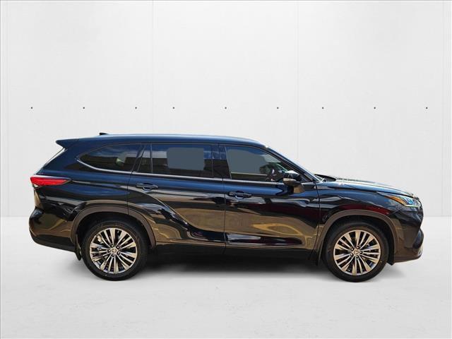 used 2021 Toyota Highlander car, priced at $40,495
