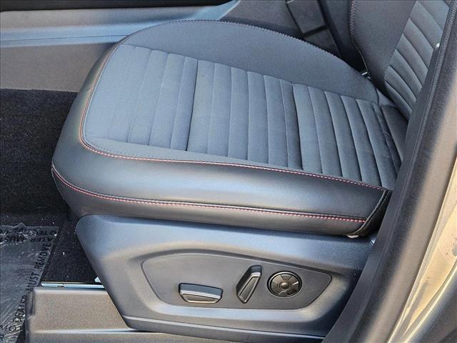 new 2025 Ford Explorer car, priced at $43,192