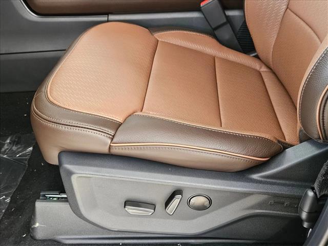 new 2025 Ford Expedition car, priced at $81,170