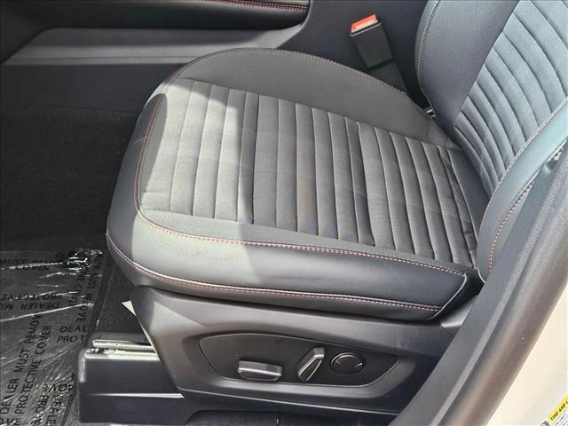 new 2025 Ford Explorer car, priced at $40,885