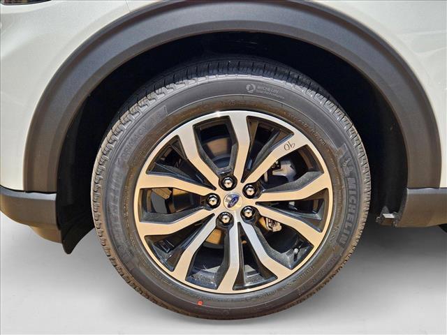 new 2025 Ford Explorer car, priced at $40,885