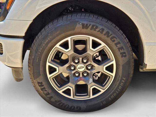 new 2025 Ford F-150 car, priced at $40,130