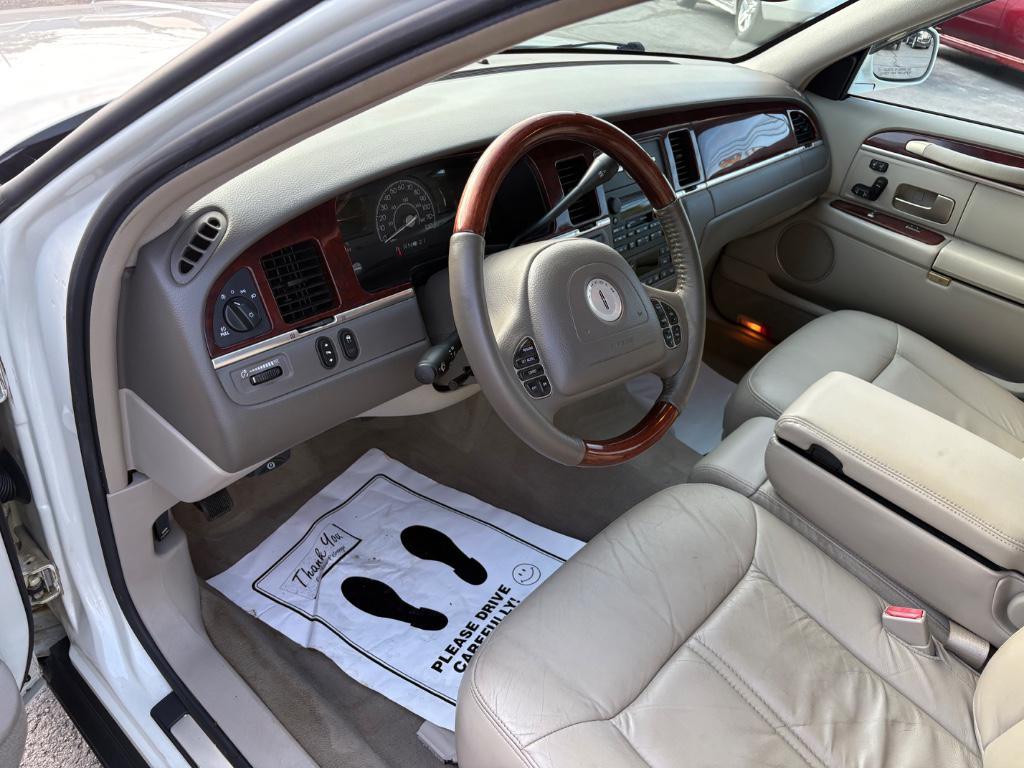used 2003 Lincoln Town Car car, priced at $7,890