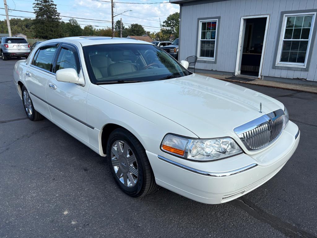 used 2003 Lincoln Town Car car, priced at $7,890