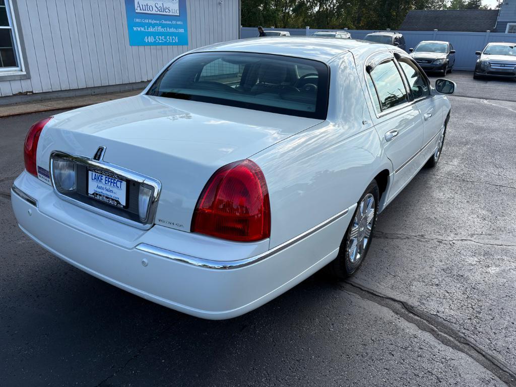 used 2003 Lincoln Town Car car, priced at $7,890