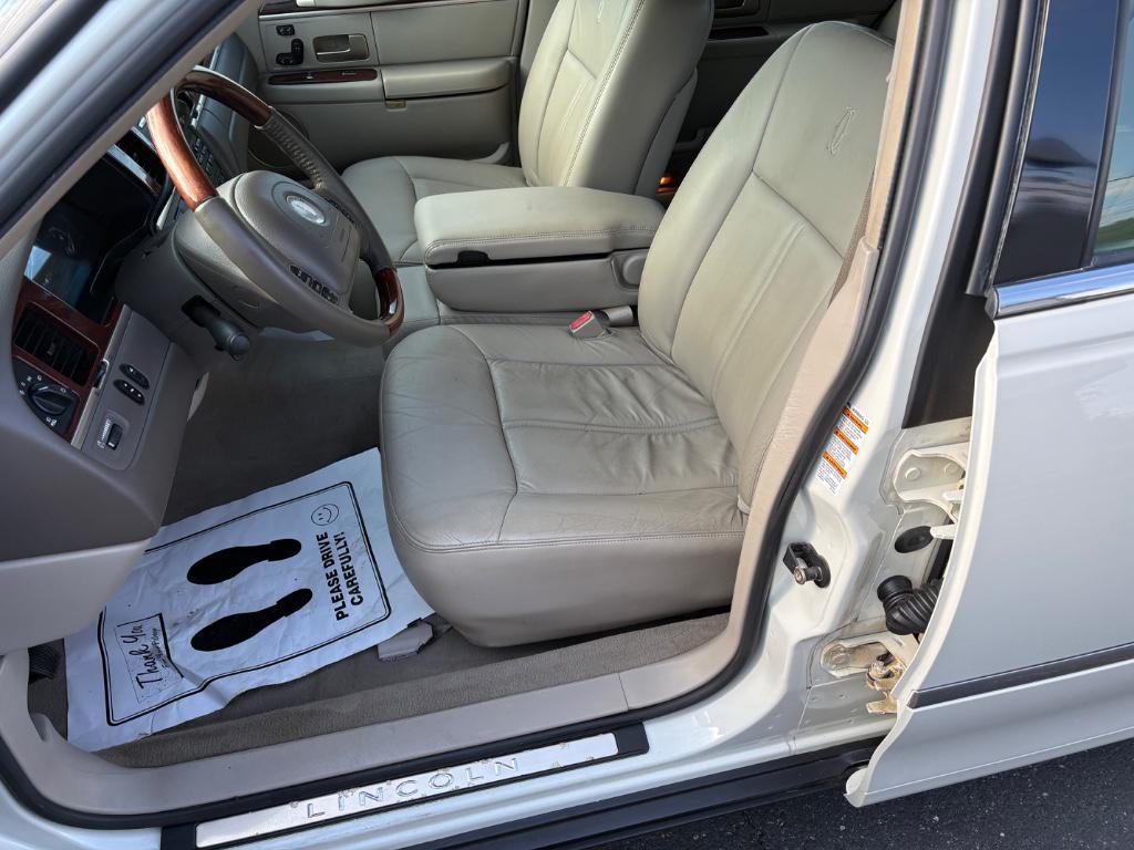 used 2003 Lincoln Town Car car, priced at $7,890