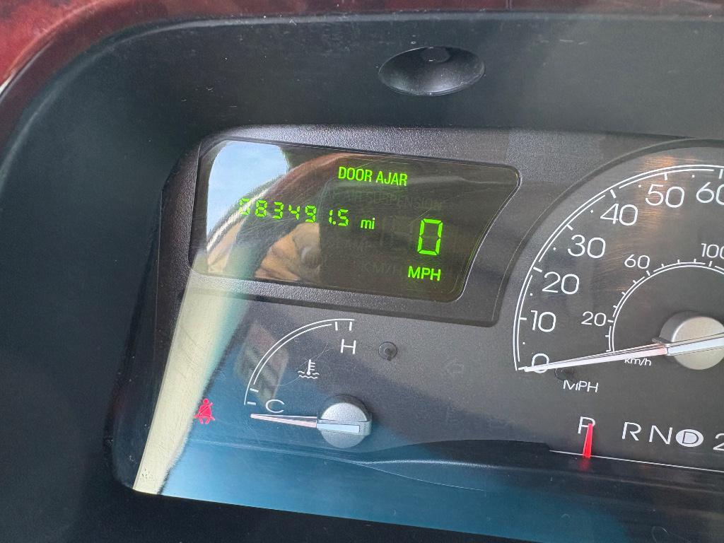 used 2003 Lincoln Town Car car, priced at $7,890