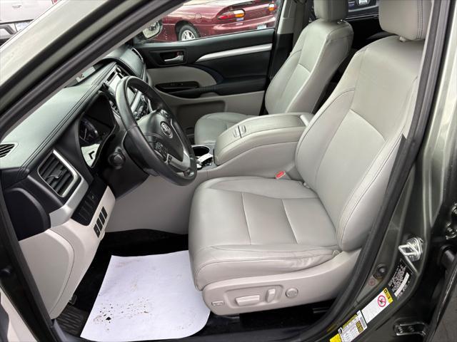 used 2014 Toyota Highlander car, priced at $14,875