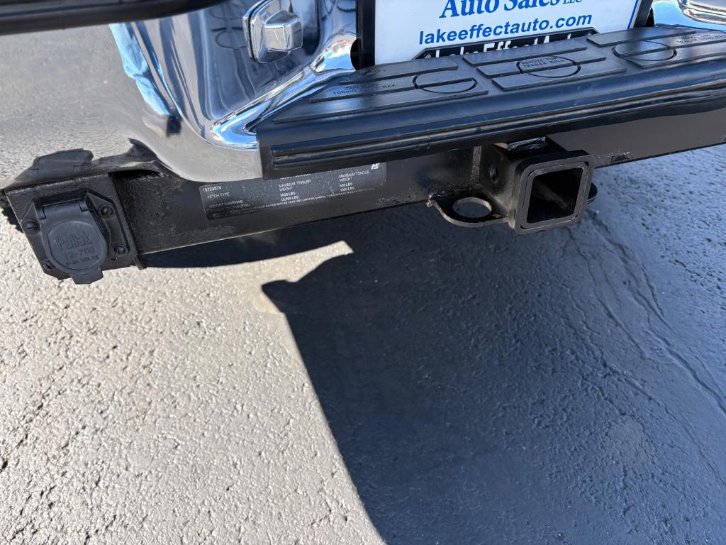 used 1999 GMC Suburban car, priced at $10,695