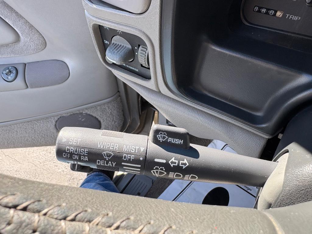 used 1999 GMC Suburban car, priced at $10,695