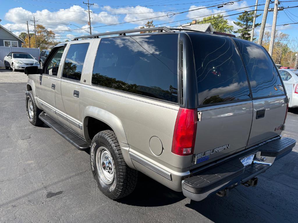 used 1999 GMC Suburban car, priced at $10,695