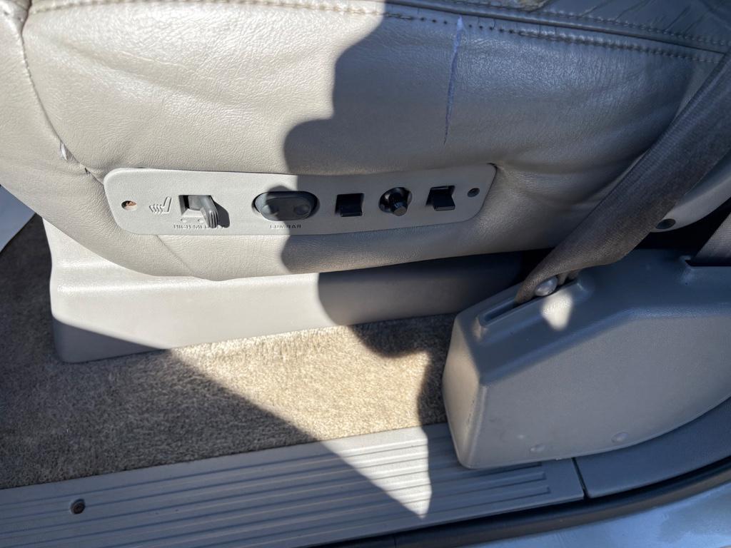 used 1999 GMC Suburban car, priced at $10,695