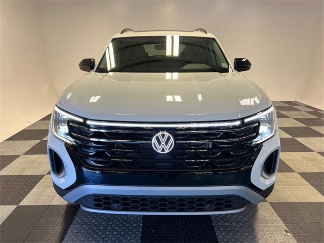 new 2025 Volkswagen Atlas car, priced at $45,661