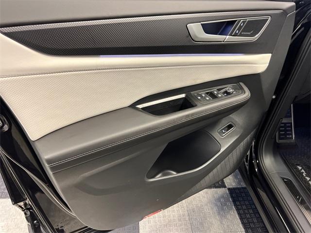 new 2026 Volkswagen Atlas Cross Sport car, priced at $54,054