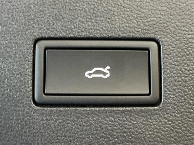 new 2026 Volkswagen Atlas car, priced at $43,220