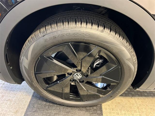 new 2025 Volkswagen ID.4 car, priced at $50,847