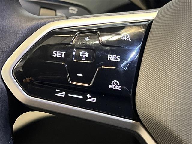 new 2025 Volkswagen ID.4 car, priced at $50,847