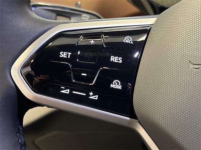 new 2025 Volkswagen ID.4 car, priced at $45,720