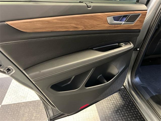 used 2024 Volkswagen Atlas car, priced at $38,997